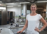 Christina Uhl in Großküche