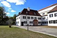 Hof vor der Fachakademie mit Blick zur Wäscherei